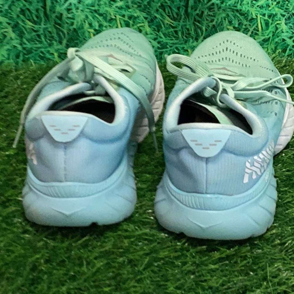 Hoka - Picture 3 of 5